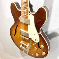 「飾っているだけで様になるギターでした」と男性。