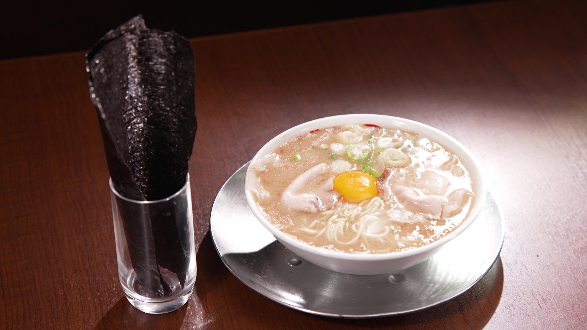 ラーメン陽向「玉子入りらーめんと最高級一番海苔」