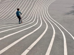 子供扱いが嫌だった7歳の私は、子供と対等でいたい「大人」になった