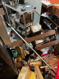 羽咋市の珈琲店でも物が散乱していた（自家焙煎珈琲店 神音@kanonstayさん提供）