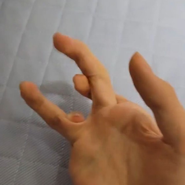 寄生獣のようなカタツムリのような不気味な形