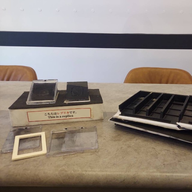 見つかったショーケース（こちら金貨販売本舗提供）