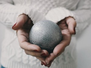 「あの子」がいないあなたの隣で、あなたの手に触れた日