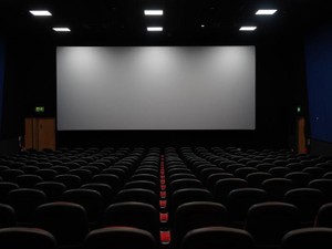 人間関係に疲れた私が見つけた、ひとりで楽しむ能動的な映画鑑賞