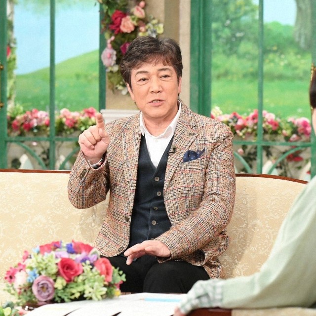 3月6日放送の「徹子の部屋」に出演した黒柳徹子さん（右）と野口五郎さん＝テレビ朝日提供