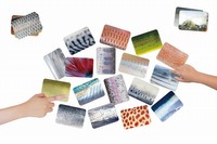 色とりどりの取り札は、見る者の目を喜ばせてくれそう（画像提供：株式会社千葉印刷/SANAGI design studio）