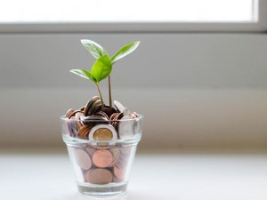 手元に残ったお金で続けている寄付。困っている女性を助けられたら