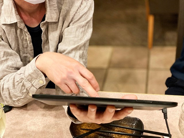 飲食店の注文用タブレットの画面で気になることが…　※この画像はイメージです（smile/stock.adobe.com）