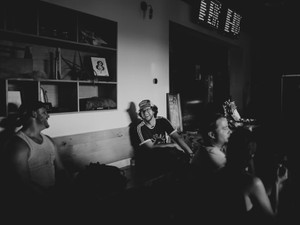 生理用ナプキンを拾い「爆弾投下したの誰だー！」とイジル男性は関係を持つ権利なし