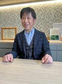 「持ち家の将来について悩んだら身近な地域住民に相談してほしい」と語る小林さん（京都市中京区）