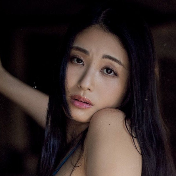 「週刊SPA!」2025年12月23日発売号に登場したトロたん＝撮影／西田幸樹、ヘアメイク／佐藤淳、スタイリング／菅原 恵