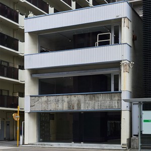 建築の中に、洋服が静かに収まる空間Graphpaper OSAKA、北堀江にオープン最大規模のコンセプトストアが誕生