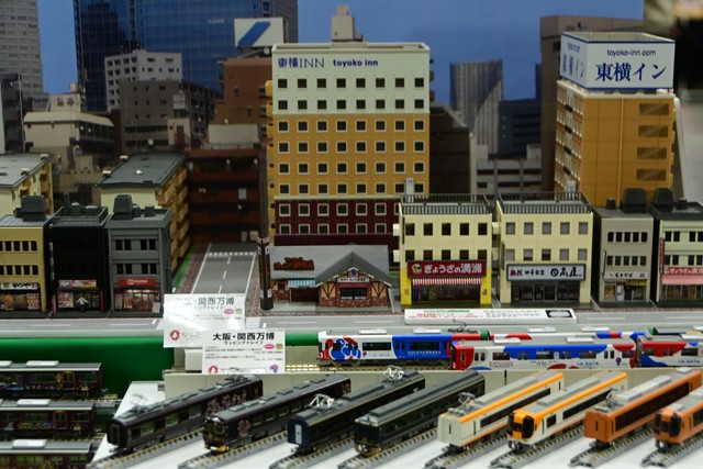 ミャクミャクラッピングの列車。すぐに売り切れてもう手に入らないそうです