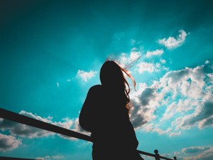 父の手術時に「ご家族の方はこちらへ」と言われ、孤独と結婚を考えた