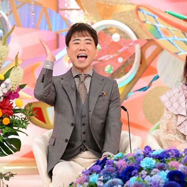 司会の藤井隆さん、井上咲楽さん©ABCテレビ