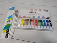 セリアの絵の具と筆で２２０円…安い（提供：小野月世さん）