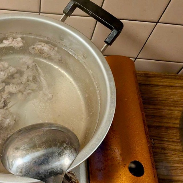 ヤマドリという貴重なジビエから取れたスープ（提供：そらさん）