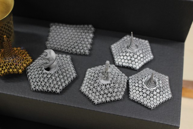 細かく仕上げられたこま。