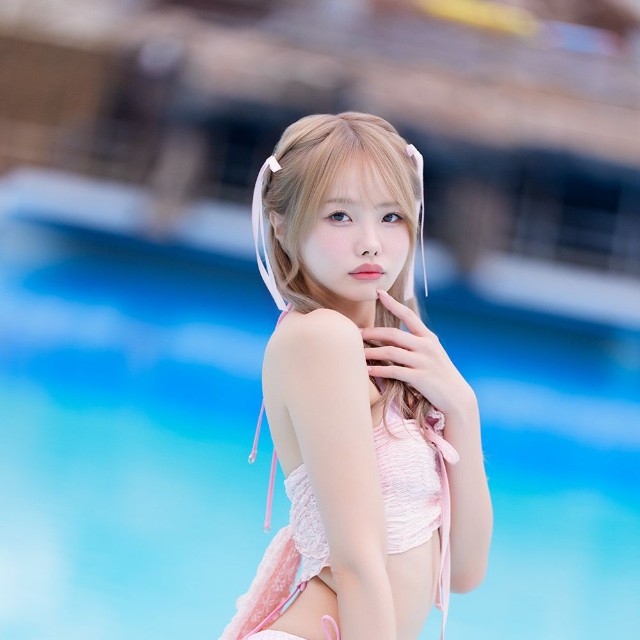 巻中カラー「近代麻雀常夏祭inサマーランド」松本いちか