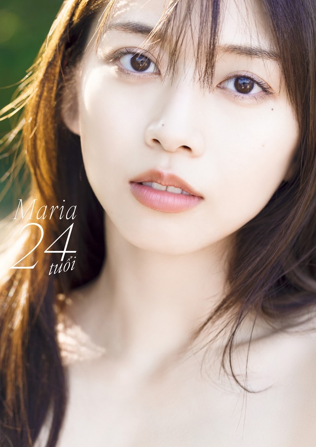 牧野真莉愛 写真集 『 Maria 24 tuổi 』 （撮影：田畑竜三郎　価格：3190円（税込）　発行：ワニブックス）