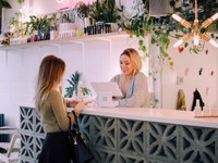 幸せな「これから」のために。貯金はほどほどに「今」お金を使おう