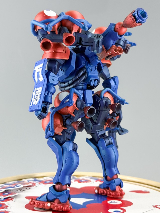 背面から見たミャクミャクザク（提供：がんばすさんさん）