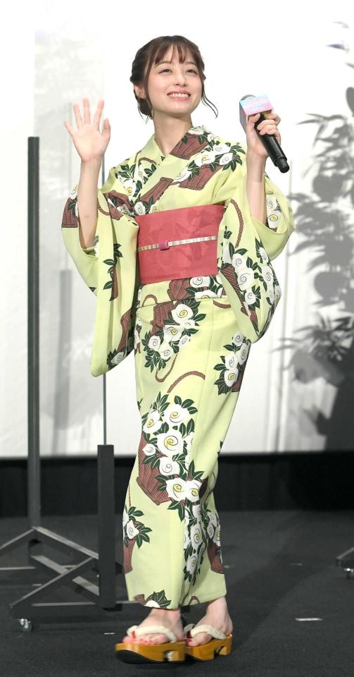 　浴衣姿で登場した橋本環奈（撮影・伊藤笙子、右も）