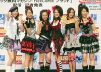 「THE ポッシボー」時代の（左から）大瀬楓、秋山ゆりか、橋本愛奈、岡田ロビン翔子、後藤夕貴、諸塚香奈実＝2007年11月撮影
