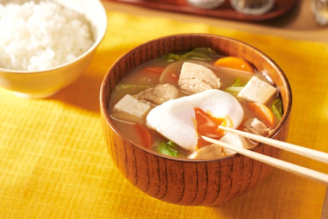 シーチキンLを使った「シーチキンの旨みまるごとおみそ汁」（提供：はごろもフーズ）