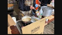 避難所での炊き出しの様子（提供：あるく）