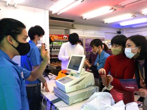 店員に話が伝わらない　BGMが超大音量の「爆音コンビニ」、仕掛けの裏にある深い意味