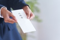 入社から半年で離職した人が多い職種は？　※画像はイメージです（polkadot/stock.adobe.com）