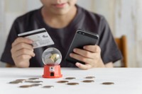 課金ユーザーの4人に3人が「スマホ新法」を認知　※画像はイメージです（mapo/stock.adobe.com）