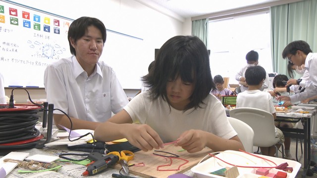 工業高校の生徒が教える「小学生ものづくり体験教室」　岡山