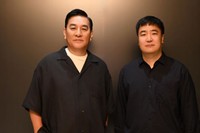 映画『NEW GROUP』下津優太監督＆ピエール瀧（撮影：磯部正和）