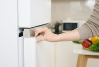 容器に入れたまま冷蔵庫で冷やし固めよう※画像はイメージです（makistock/stock.adobe.com）