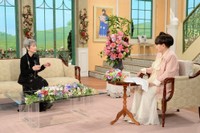 11日放送の「徹子の部屋」に出演する中原ひとみ（左）と司会の黒柳徹子＝テレビ朝日提供