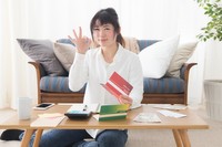 心にゆとりを持つために必要な年収は700万円以上、資産は5000万円以上が最多　※画像はイメージです（hanack/stock.adobe.com）