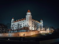 父の遺したマイルでオーストリアへ。美しい東欧の色、ささやかな巡礼