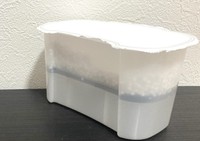 除湿剤に溜まった液体の捨て方は？※画像はイメージです（ちーかお/photoAC）