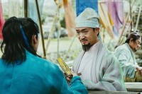 チョ・ウジンは「宇宙＋人」で三角山の神仙チョンウンを演じている（出典：CJ ENM MOVIE SNS）