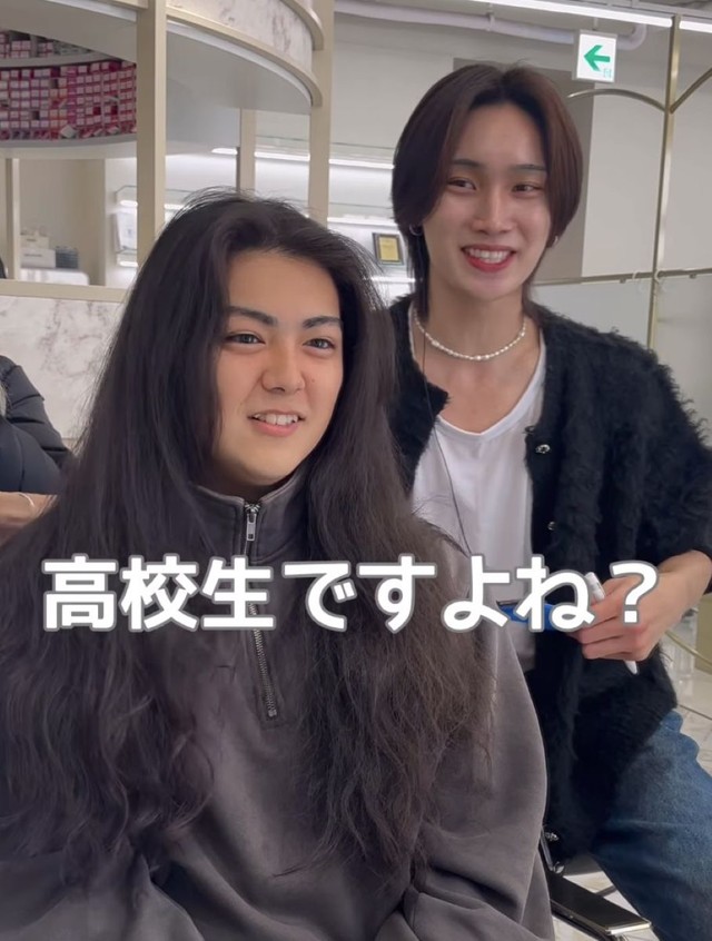 ロン毛高校生、3年ぶりのヘアカット／星那さん（@sena_coa）提供