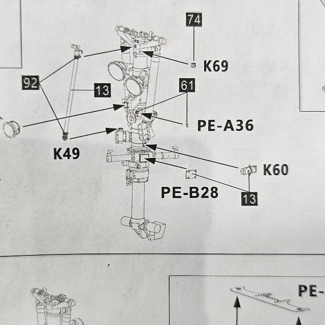 組立説明書からも複雑さが分かる