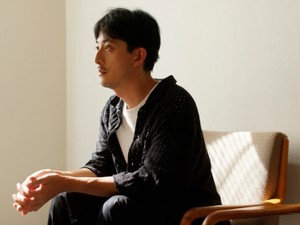 美術作家の40年分の思考浮かぶ「菅木志雄 制作ノート 1967