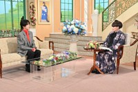 「徹子の部屋」に出演する板垣李光人（左）と司会の黒柳徹子＝テレビ朝日提供