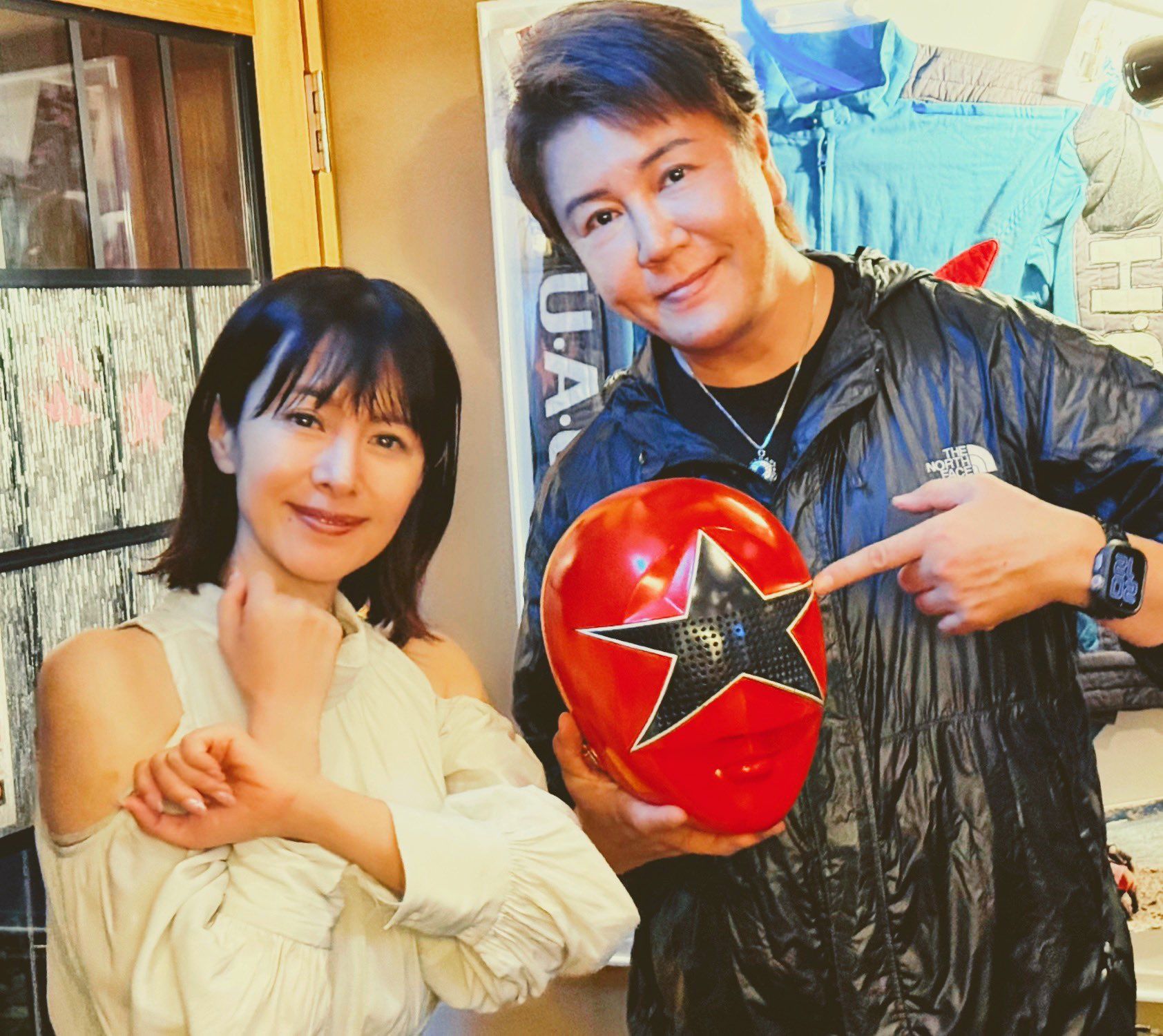 レッドはムード歌謡グループのボーカルに さとう珠緒と「オー