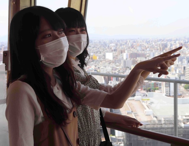 「あれ京セラドームちゃうん？」展望台からの眺めを楽しむ