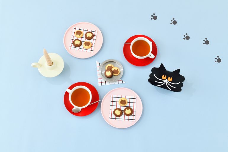 ギャラリー | 【ユーハイム新作】黒猫のビスケット缶がかわいすぎる