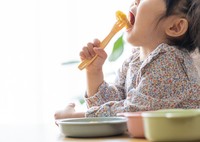 えっ！？2歳の好きなものにビックリ！　写真はイメージです（polkadot/stock.adobe.com）