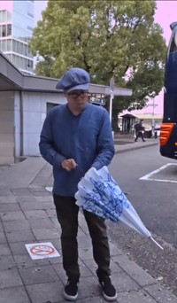 「ろくろアート傘」の実演／木佐貫洋平さん（@LimbaTrip）提供